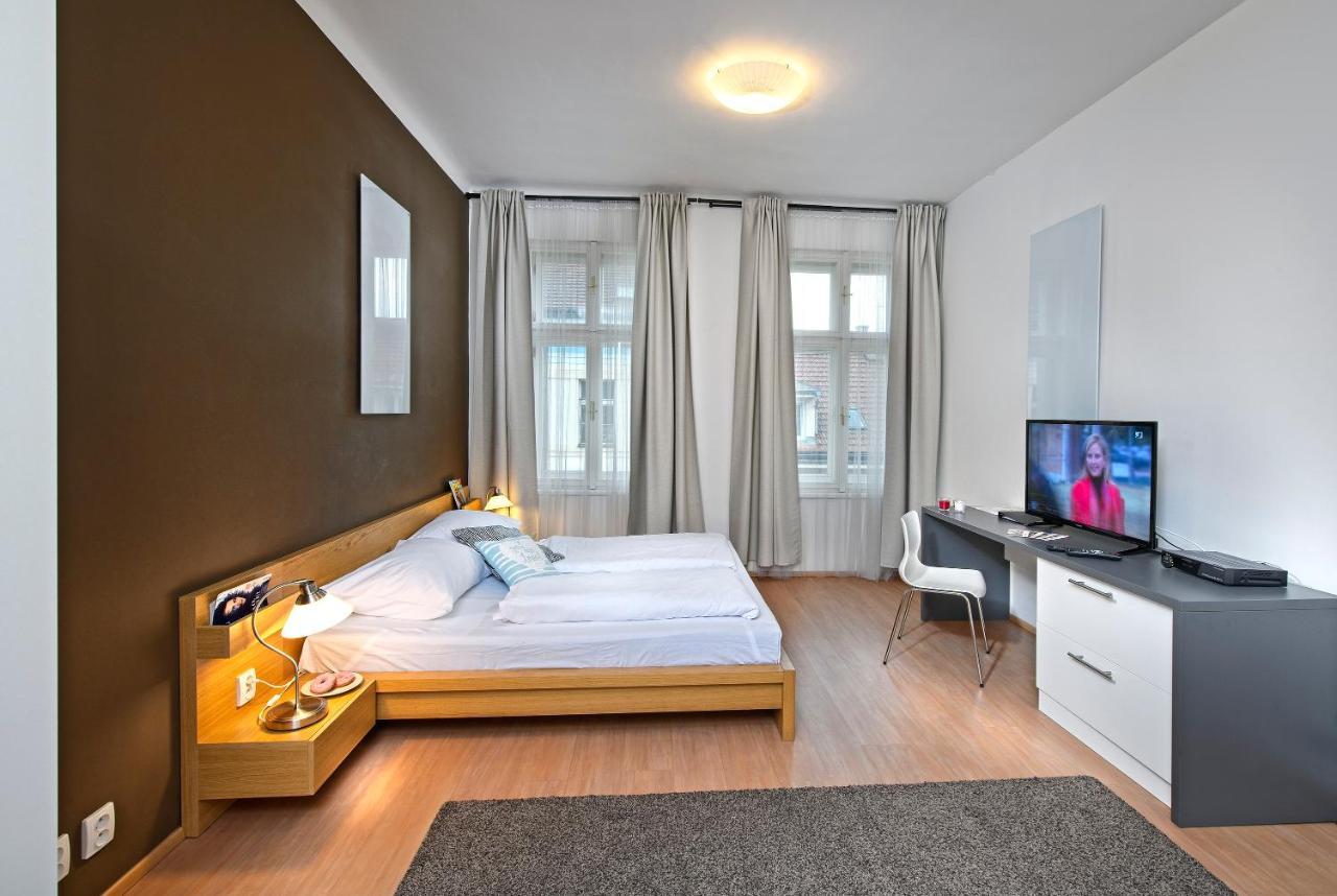 Downtown Suites Chlumova Прага Экстерьер фото