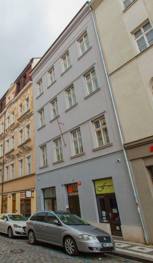 Downtown Suites Chlumova Прага Экстерьер фото