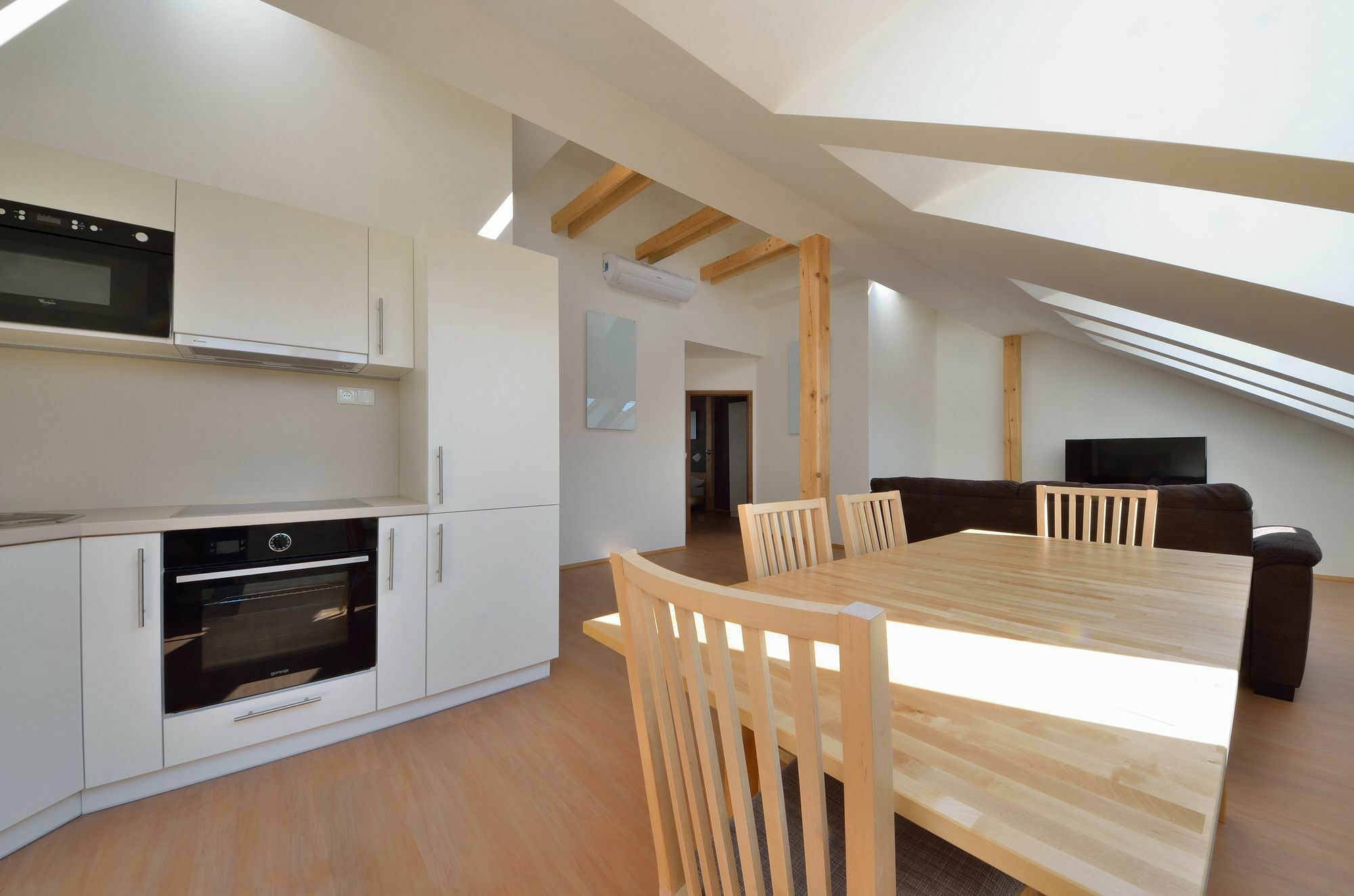 Downtown Suites Chlumova Прага Экстерьер фото
